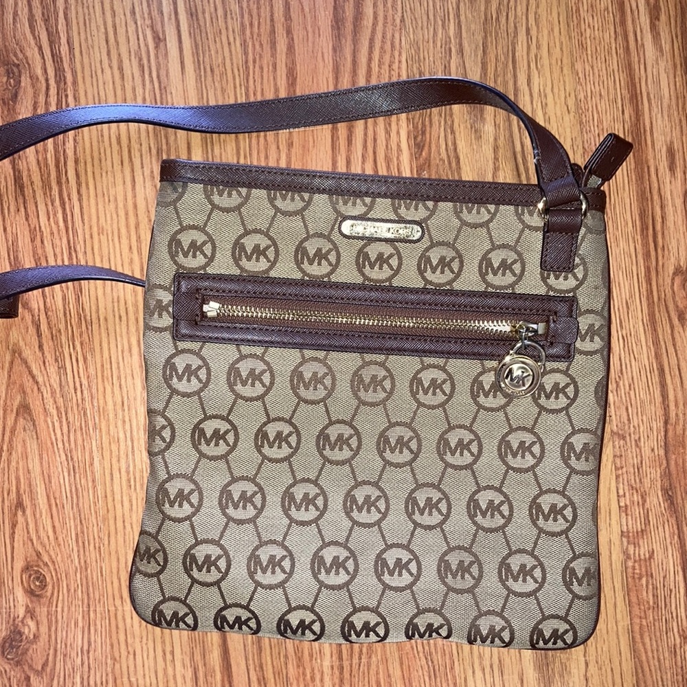 Michael Korea crossbody bag